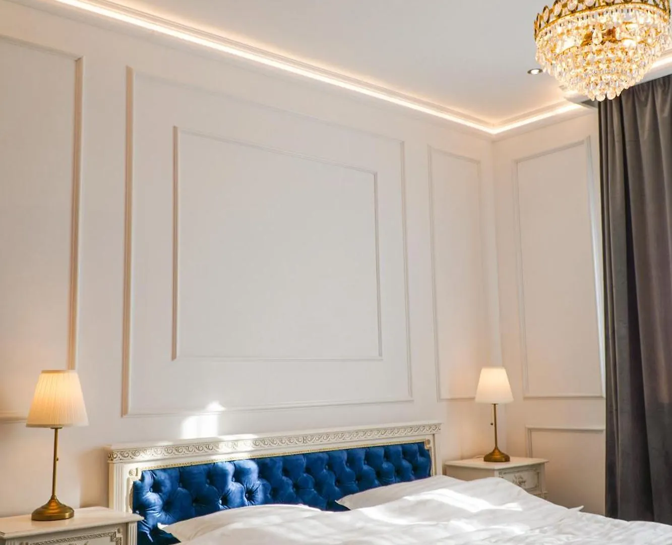 Ludovic Luxury Suite contacts