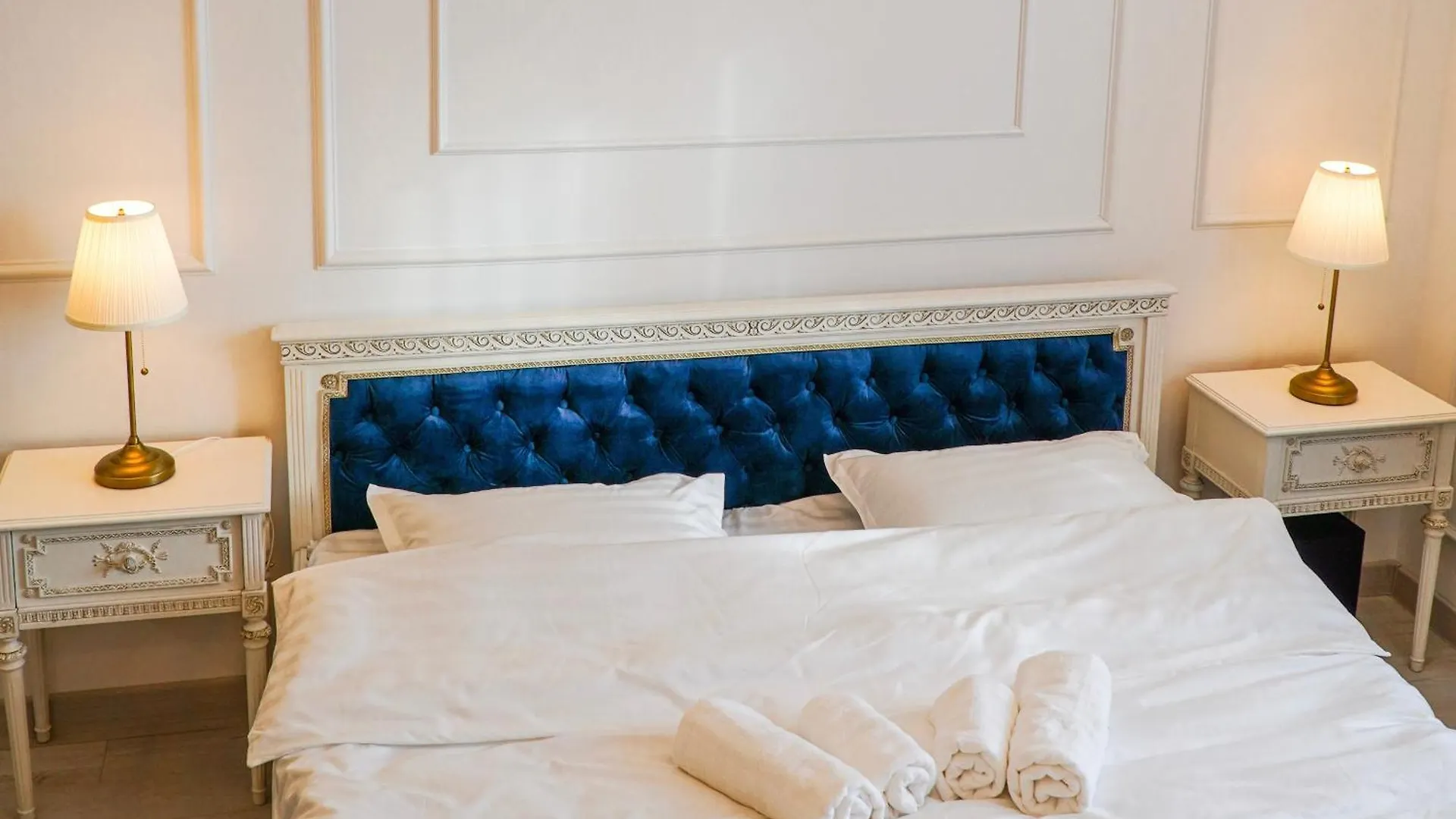 Ludovic Luxury Suite Bucharest Apartment